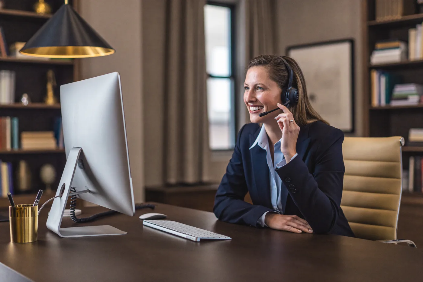 A Foreclosure Solutions USA specialist on a call